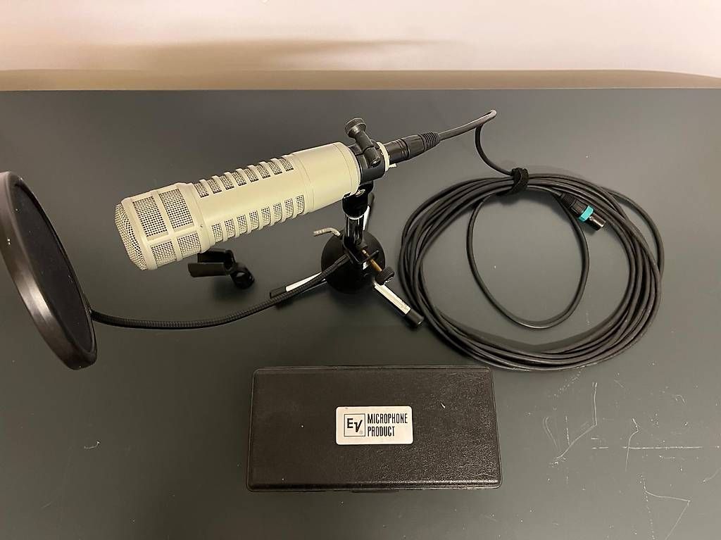 Microfoni: Electro Voice RE 20 Microphone – Usato da Zürich venduto da panda024 2