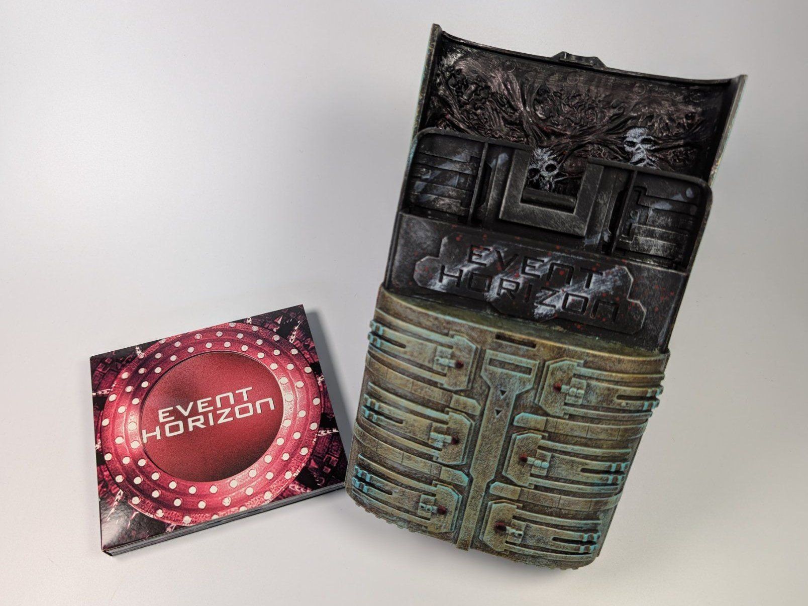 Alle DVDs: Event Horizon - Limited Edition DVD Box – Gebraucht aus Ostermundigen von TradeLab 2