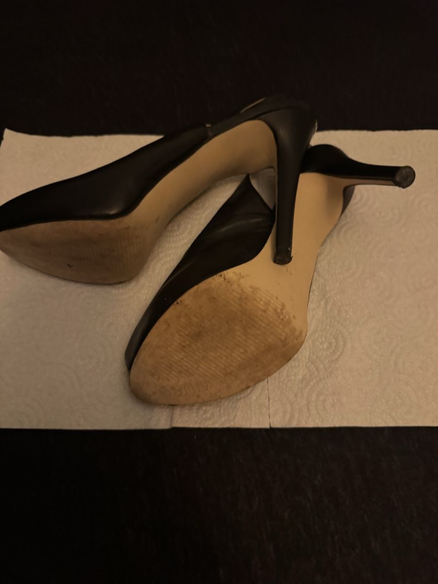 Guess Scarpe da donna: Escarpin Guess - Taille 40/41 – Usato da Meyrin venduto da Sabrina310316 2