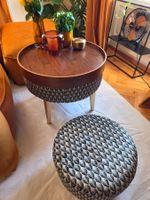 Couchtisch Ensemble mit Hocker und Nussbaum Tableau + Kissen