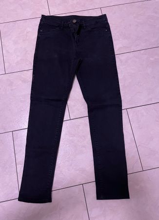 black skinny Jeans