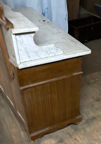 Credenze: Antikes Buffet, mit Marmoraufsatz – Usato da Flumenthal venduto da Uranus26 3