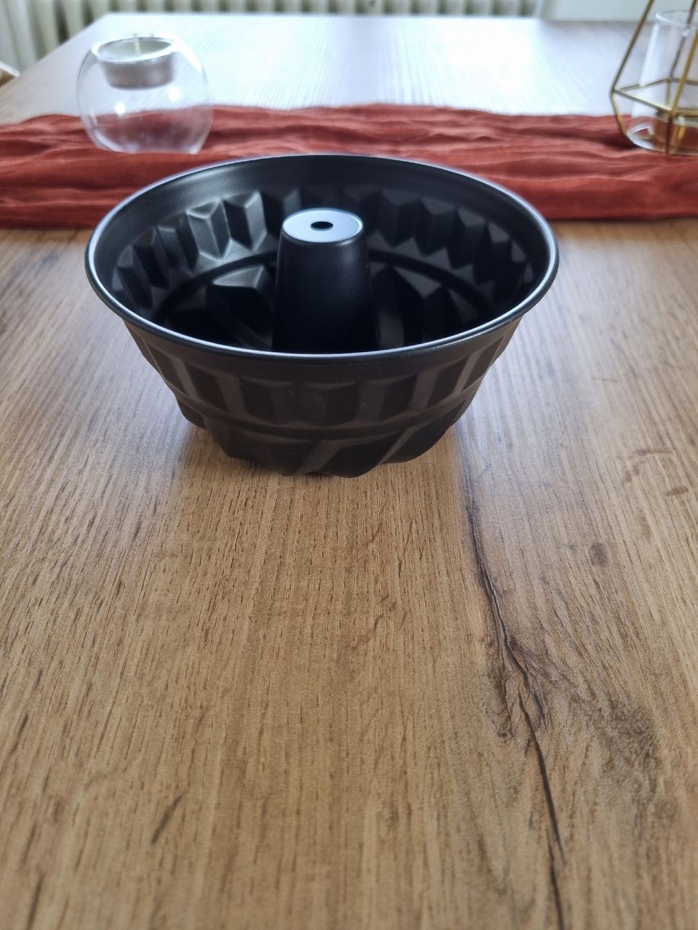 Teglie da forno: Guggelhopfform (14cm Durchmesser) – Nuovo (secondo la descrizione) da Thun venduto da steffu