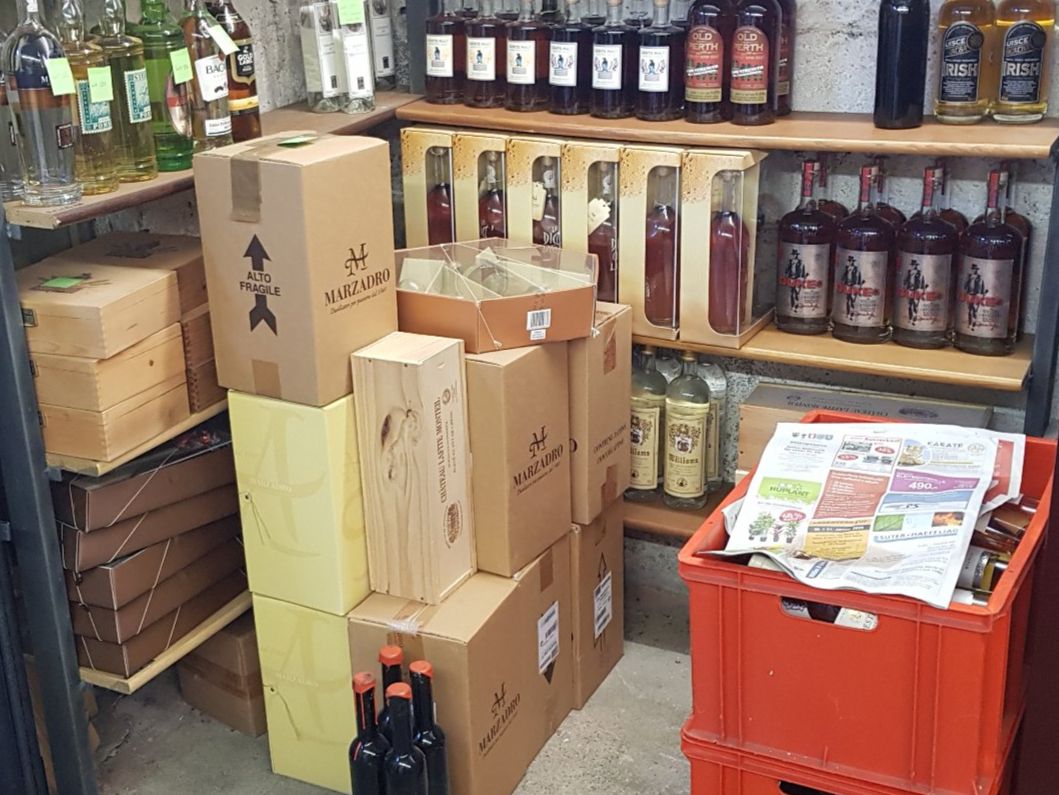 Scaffali: Lot Whisky Regale – Usato da Schöftland venduto da Topdeal4 1