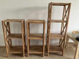 Sehr schöne Regale aus Holz