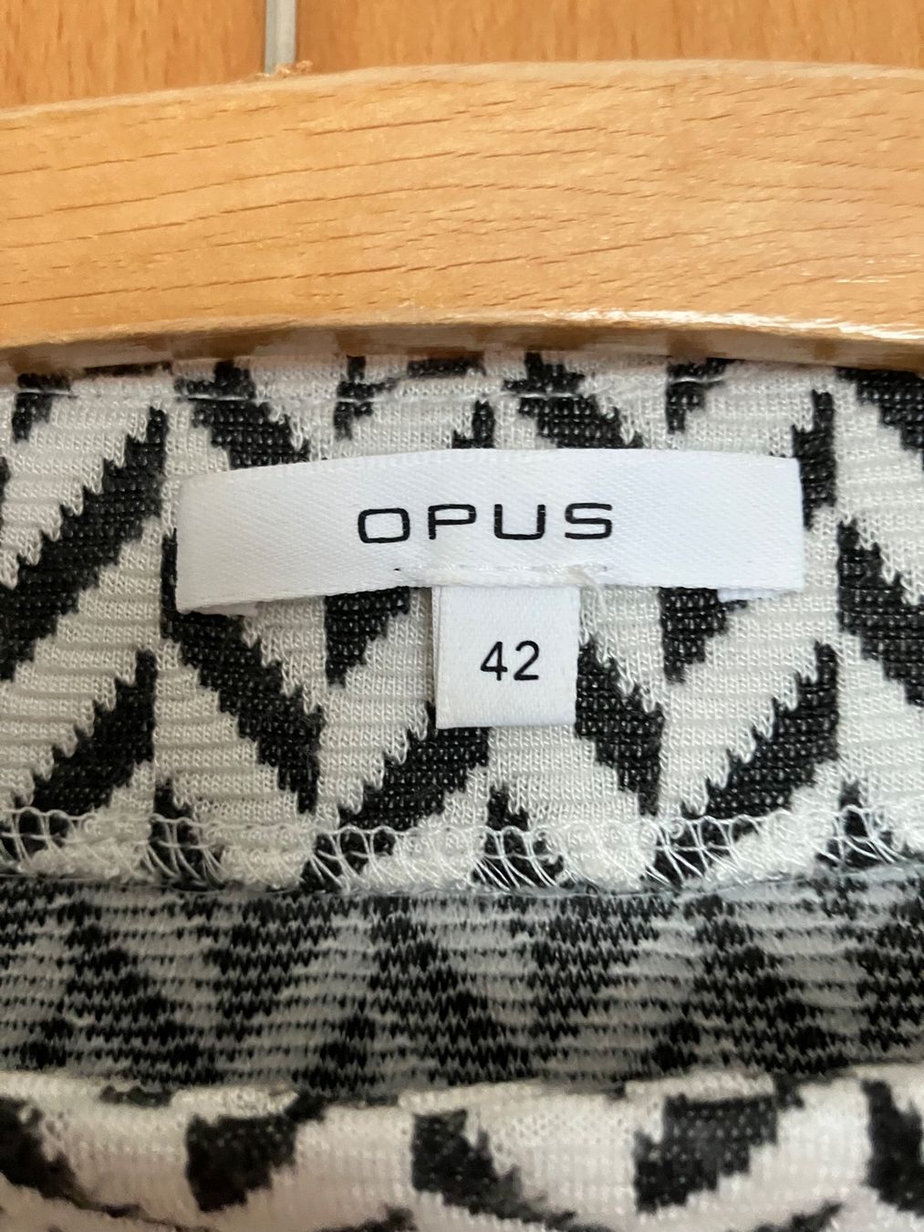 Maglioni & Felpe: Pull Opus noir/blanc taille 42 - Élégant pour l'été – Usato da Bex venduto da man_6gxz