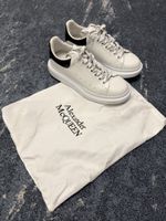 Alexander McQueen Sneaker Weiß/Schwarz – Gr. 42