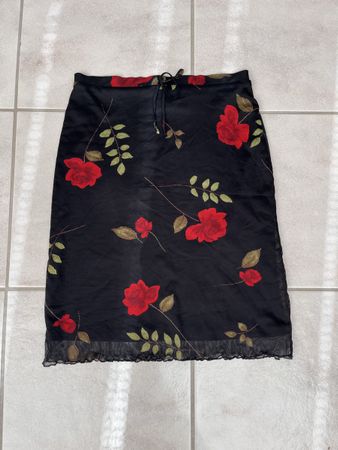 Rock mit Blumenmuster