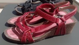 Nuovissimi sandali in pelle rossa marca Teva originali n. 38