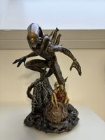 Alien Figur auf Sockel 3d druck handbemalt