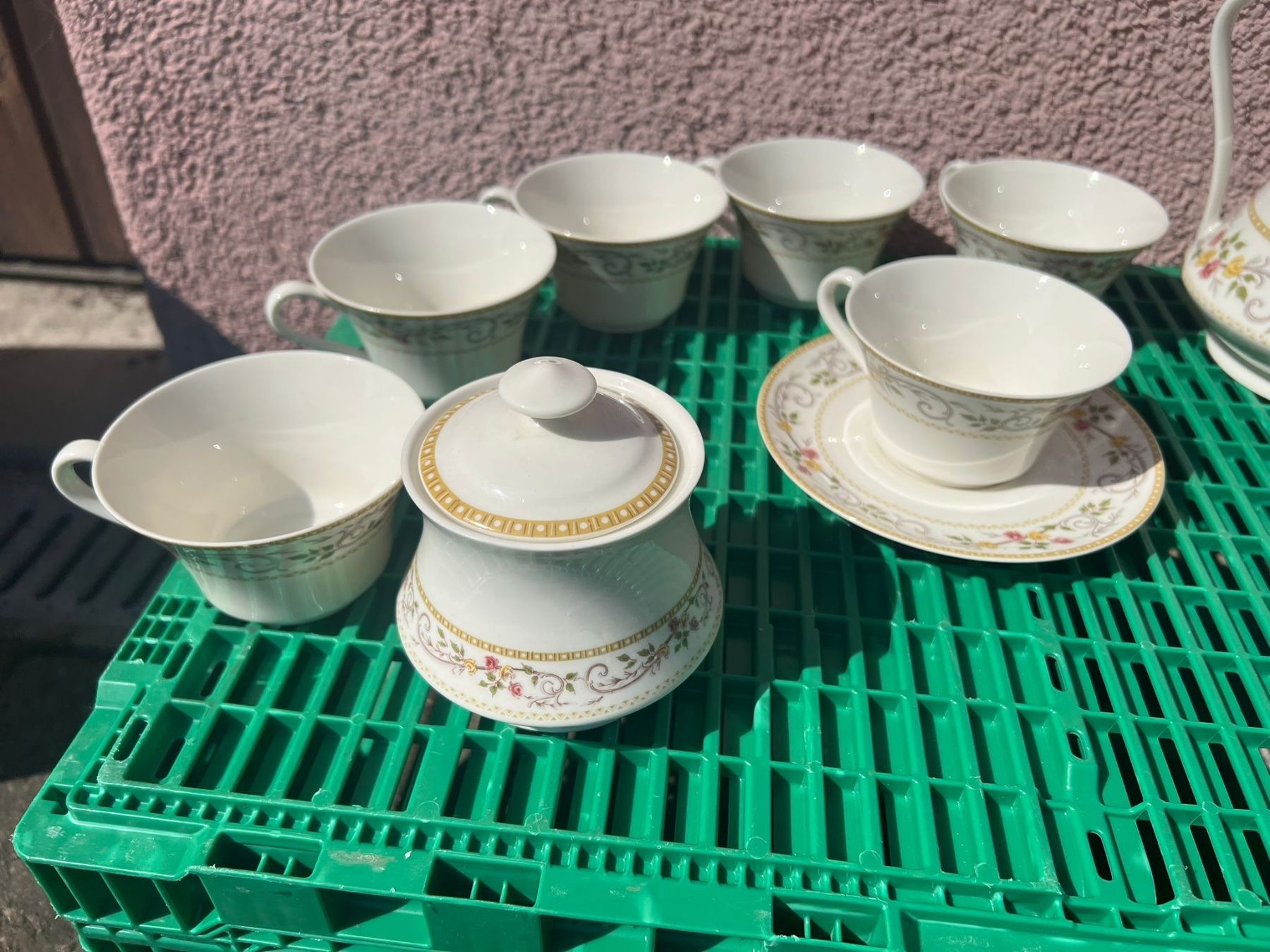 Set di piatti: Kaffee-/Teeservice 15-teilig – Usato da Egg b. Zürich venduto da Brocki_Insel_Egg 2