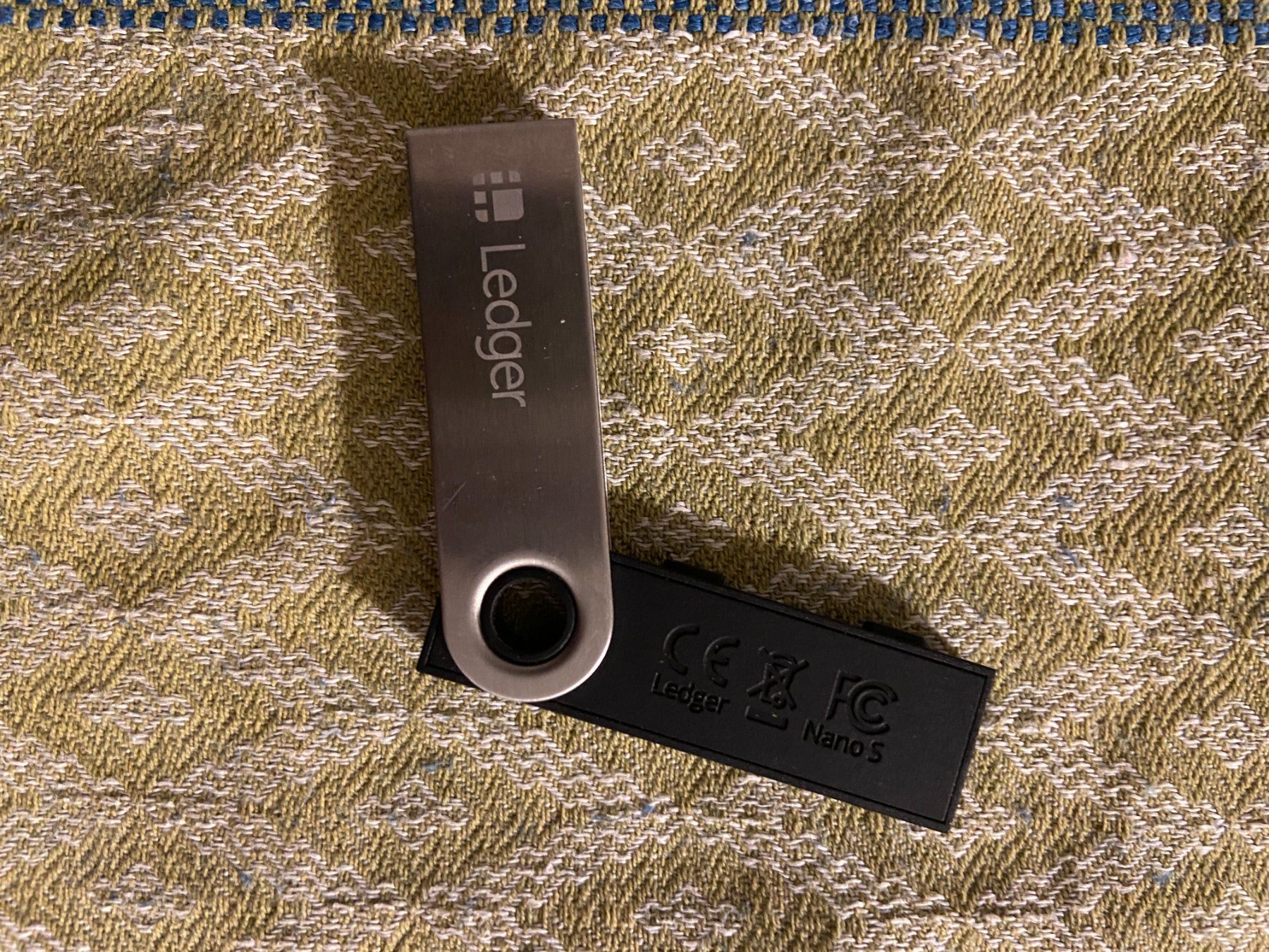Coin Miner: Ledger Nano S – Usato da Bellinzona venduto da SuisseElectronics 2