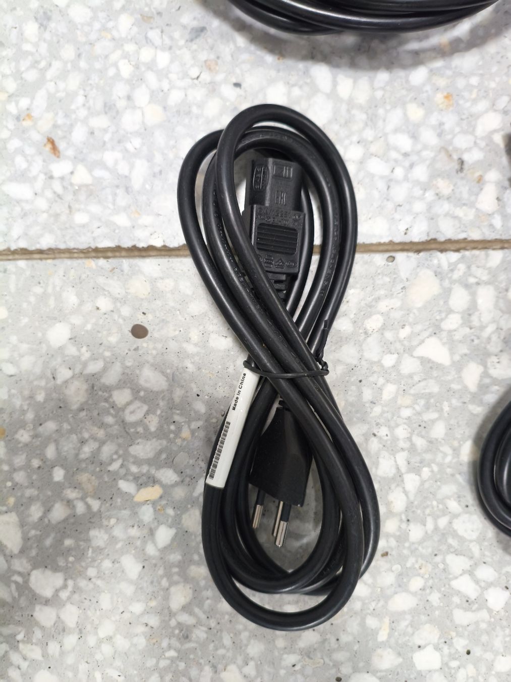 Cavi: 5 Apparatekabel 230V verschiedene Längen – Nuovo e nell'imballaggio originale da Unterbäch VS venduto da ricirici55 3