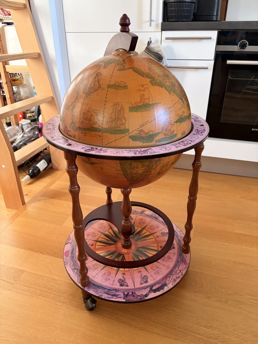 Autres décorations & accessoires: Mappemonde bar  – D'occasion à Vevey par yas_pn7t