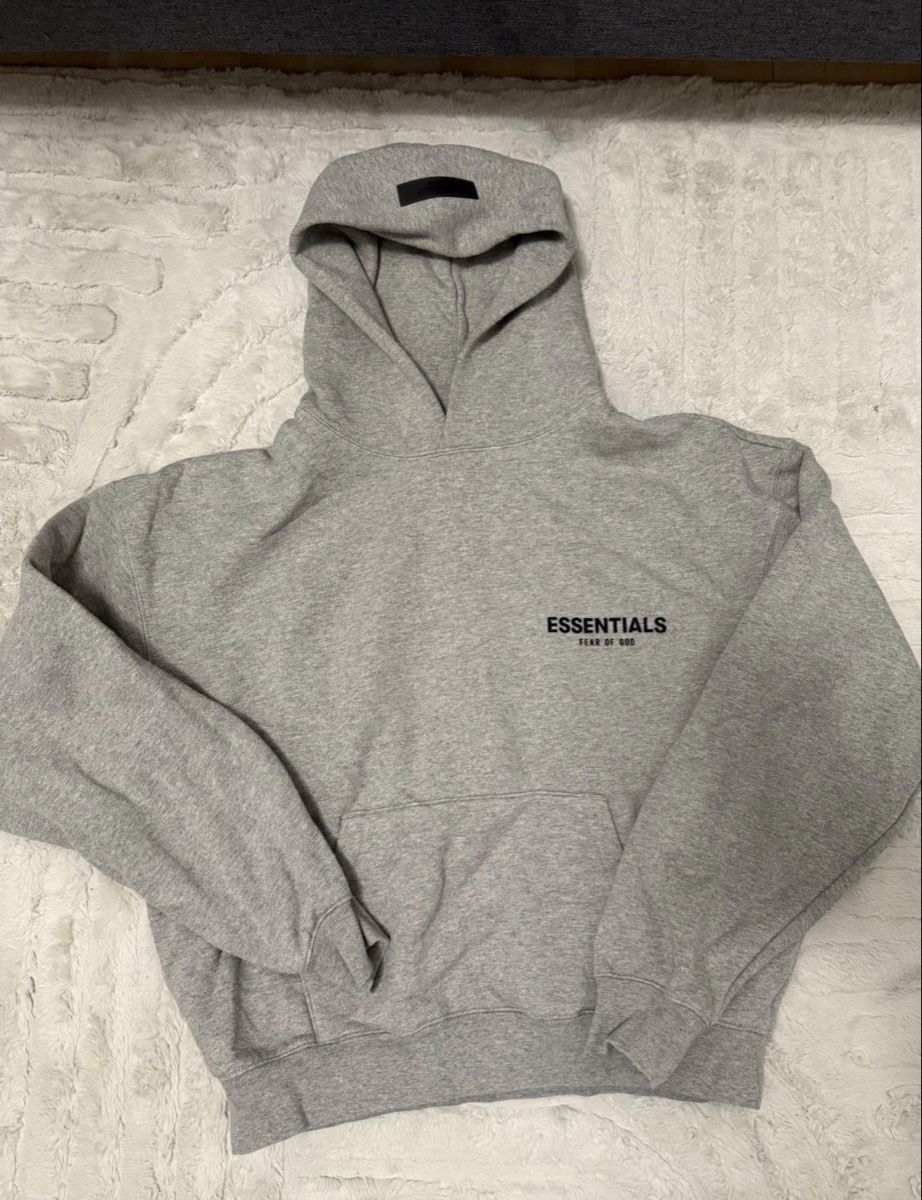 Lotti di vestiti: Ensemble essentials gris – Nuovo (secondo la descrizione) da Muraz (Collombey) venduto da mon_kfs5