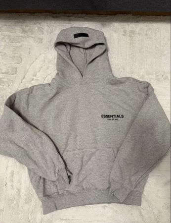 Ensemble essentials gris