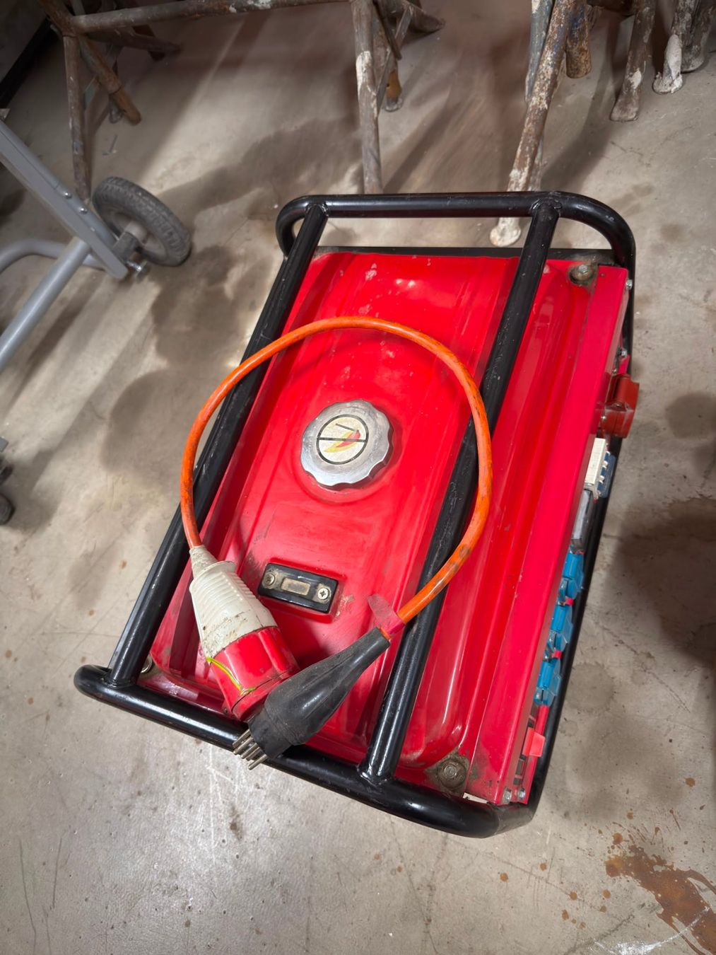 Generatori di corrente: Stromgenetor 5.5 HP -230/400V Notstromaggregat – Usato da Luzern venduto da Elgordo7 4