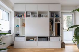 Design-Wohnwand / TV-Möbel mit integriertem Arbeitsplatz