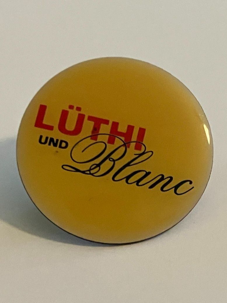 Placchette & Badge: Pin Lüthi Blanc – Usato da Basel venduto da djwwpp