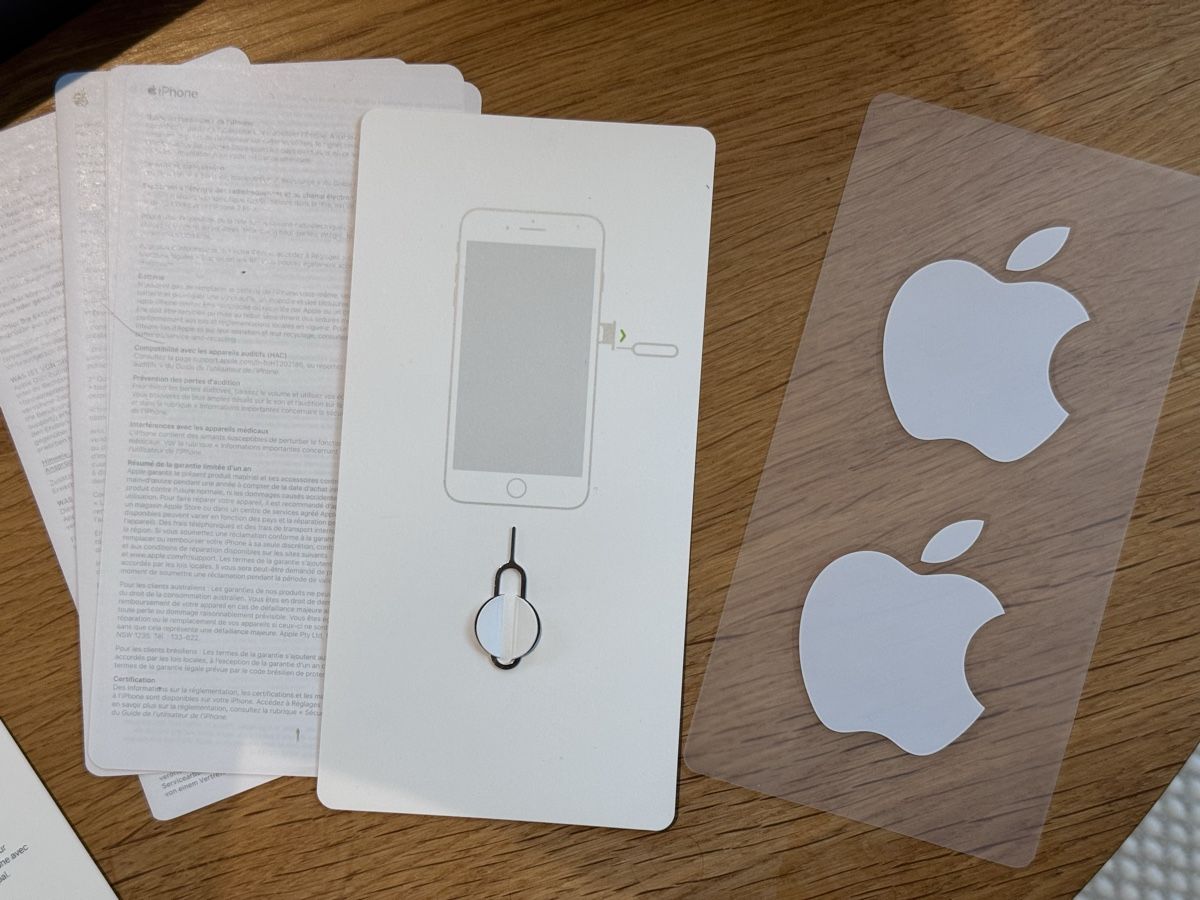 Sticker: iPhone 8 Plus Verpackung inkl. Apple Sticker und SIM-Tool – Usato da Wolfhausen venduto da Donatius777 1