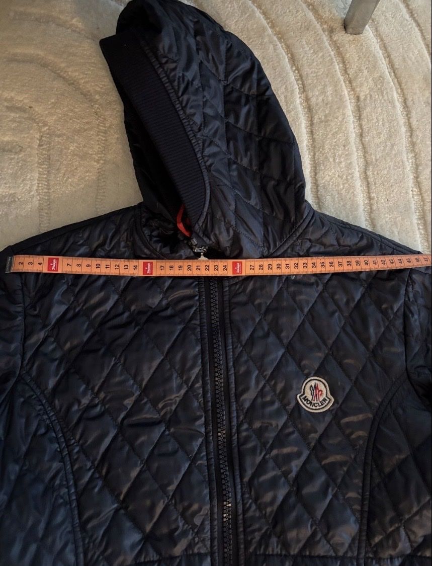 Moncler Jacken: Moncler Jacke – Gebraucht aus Grabs von living-glow 6