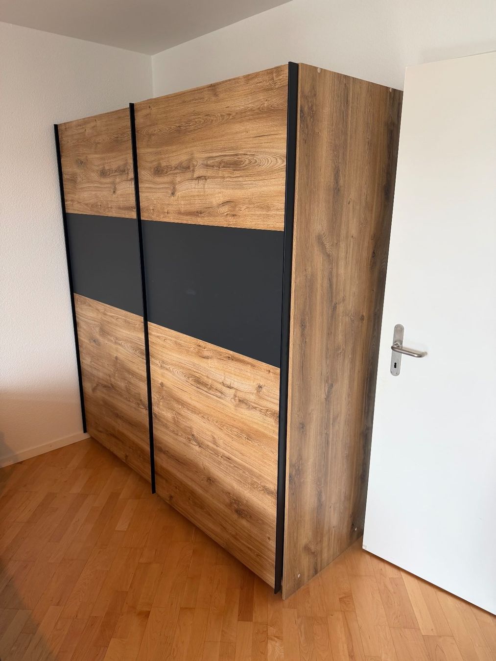Mömax Schränke: Kleiderschrank – Gebraucht aus Zürich von rem_g2zn