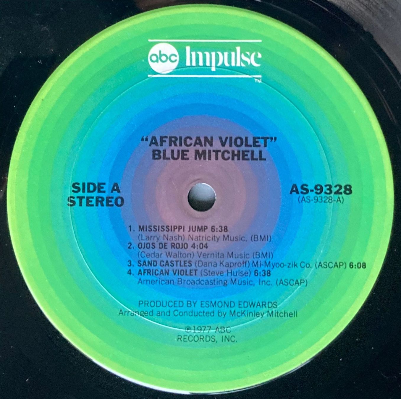 Dischi in vinile: BLUE MITCHELL - AFRICAN VIOLET – Usato da Poliez-Pittet venduto da Newtown-Records 3