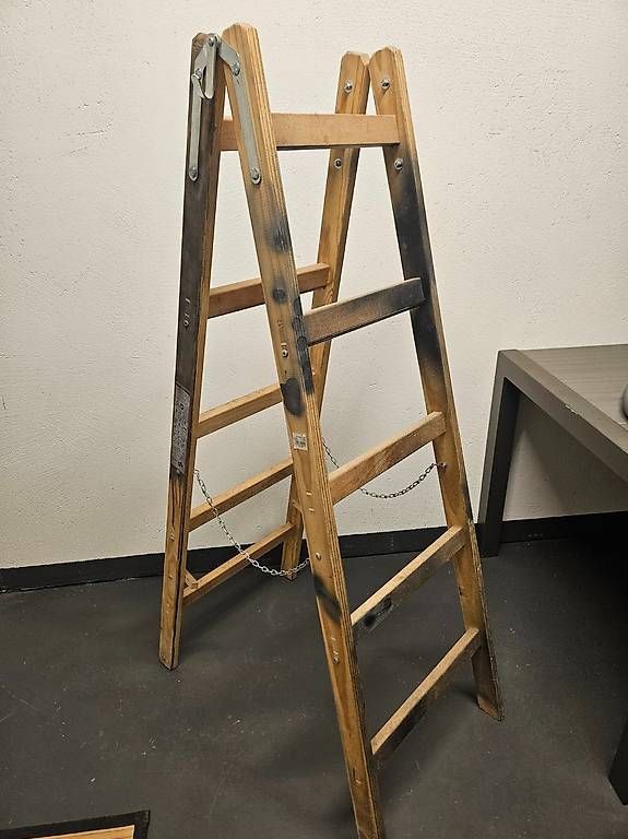 Scale: Holzleiter – Usato da Römerswil LU venduto da Helfenstein6027