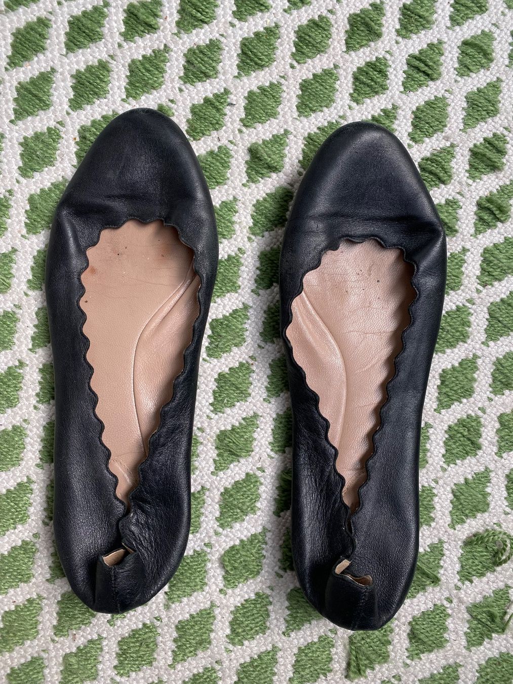 Chloé Damenschuhe: Ballerines Chloe cuir noir taille 40 – Gebraucht aus Genève von lejardindesvetements