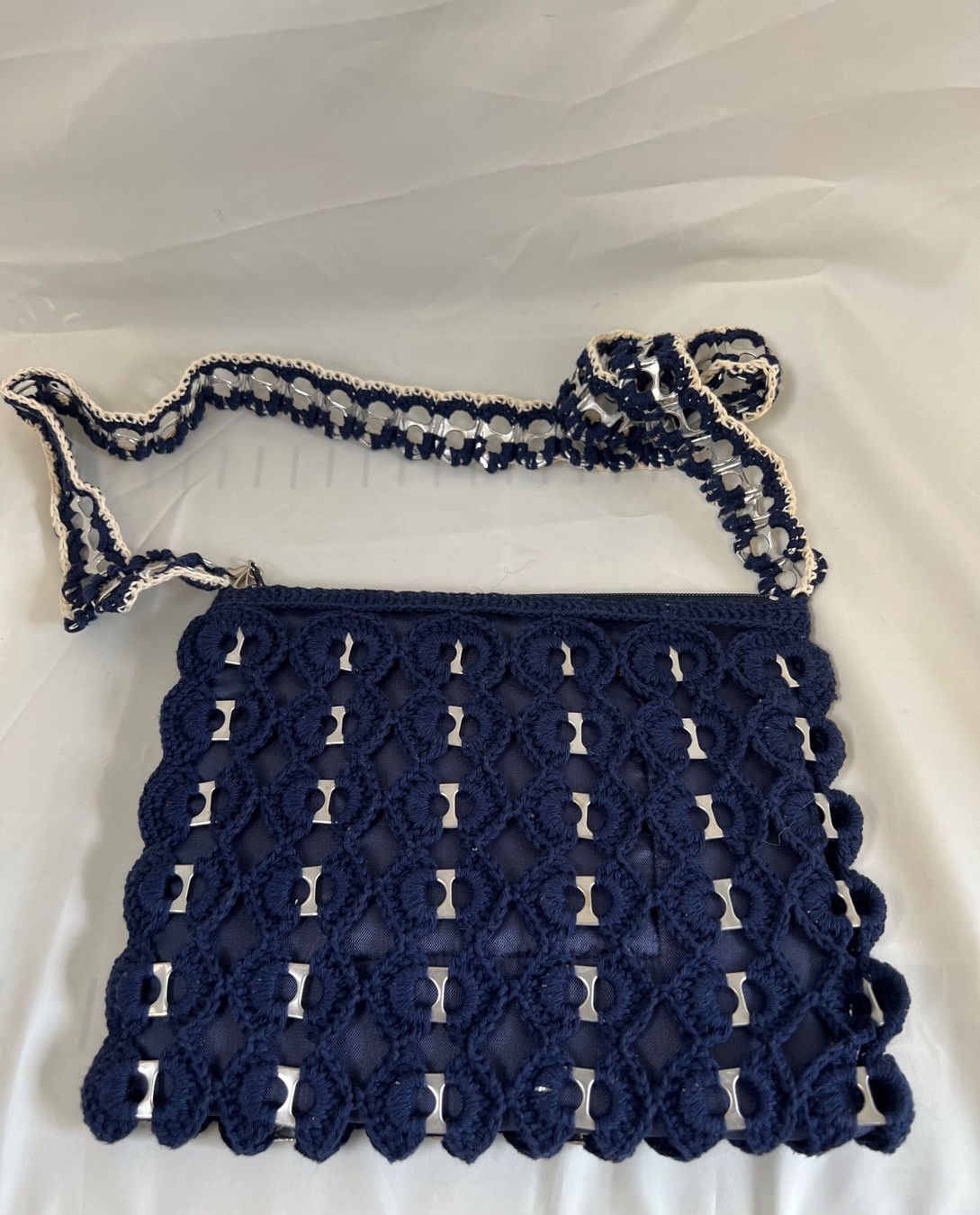 Sacs femmes: Handgemachte Häkeltasche blau mit Aluminium – Neuf (Voir description) à Zürich par Drahtzug 1