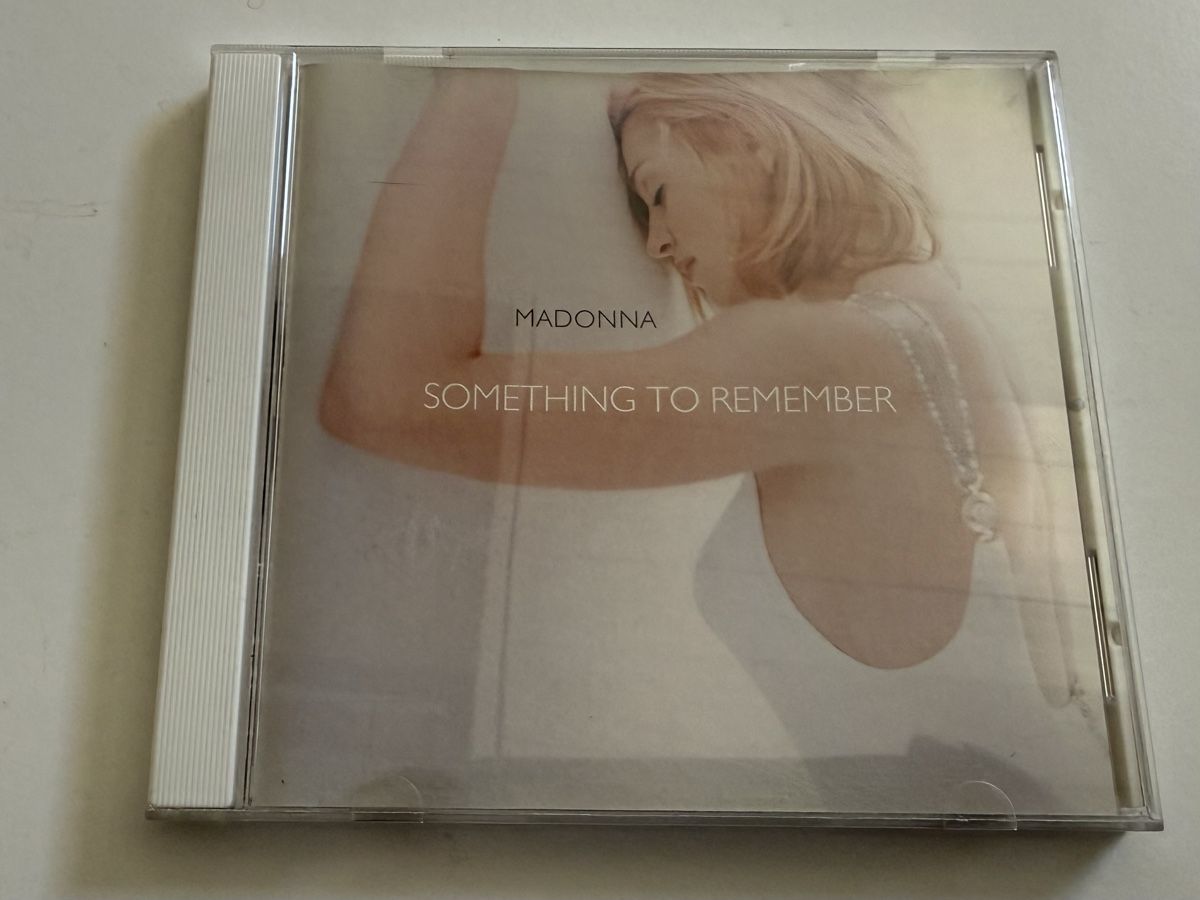 CD: CD Madonna Something To Remember Album – Usato da Oberried Brienz venduto da Chyara