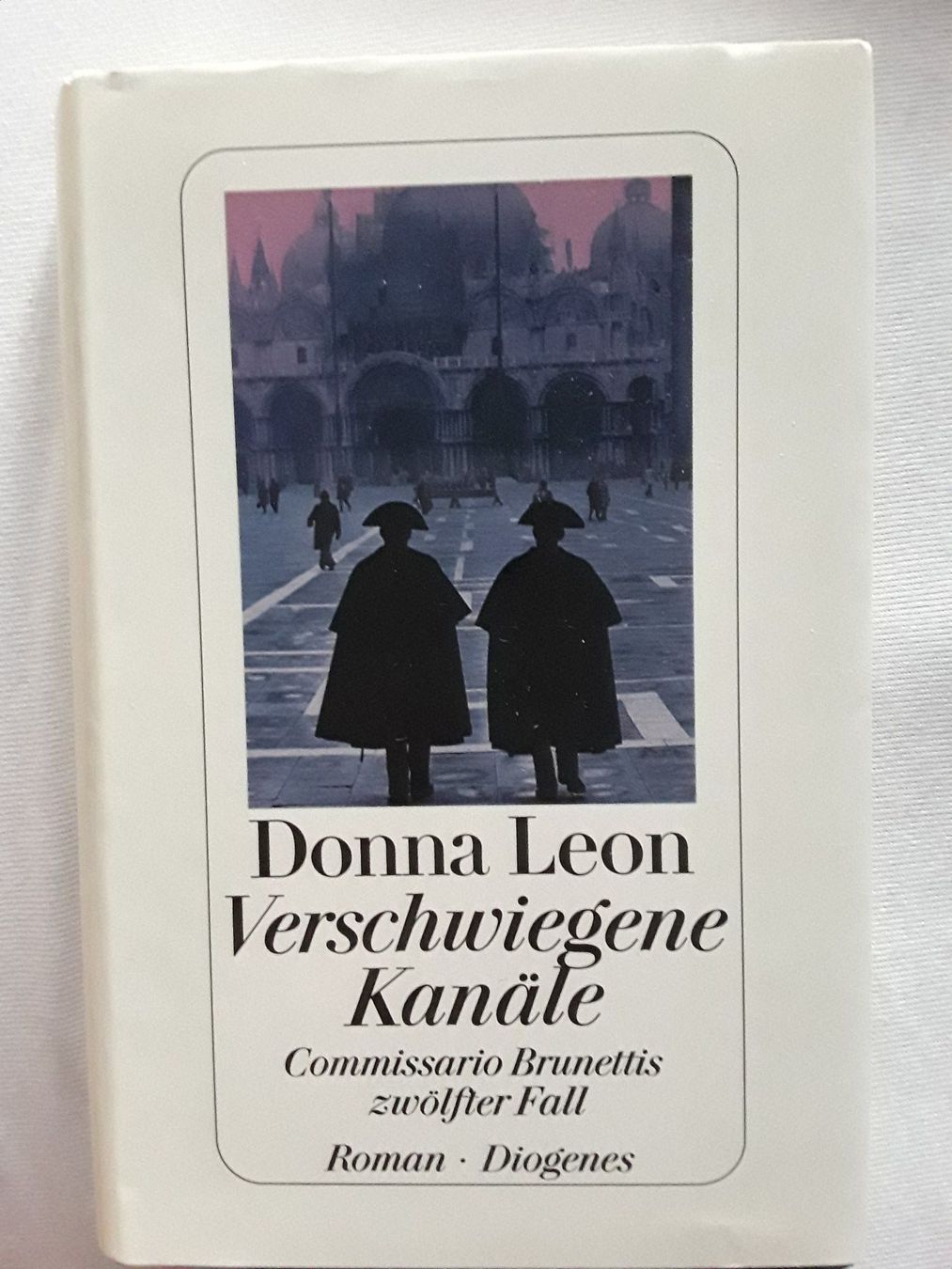 Libri: Donna Leon - Verschwiegene Kanäle - GB – Usato da Wattwil venduto da tannenmeise73