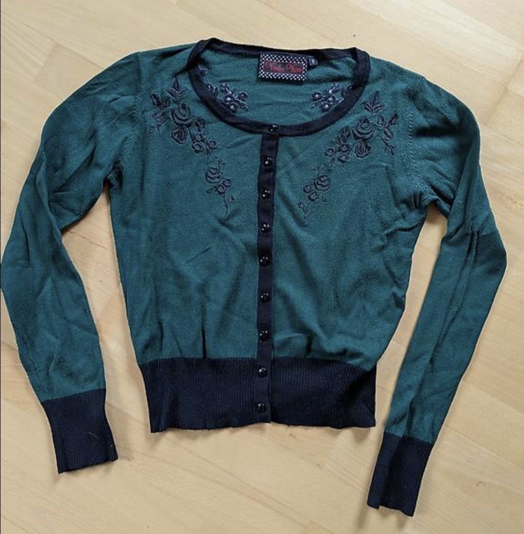 Pullover & Sweatshirts: Feinstrick Cardigan – Neu (gemäss Beschreibung) aus Rüeterswil von Ostara90