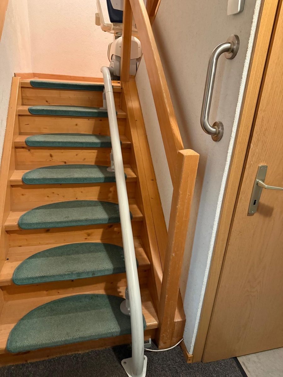 Treppen: Hogg Treppenlifte – Gebraucht aus Uzwil von ens_8cd8 2