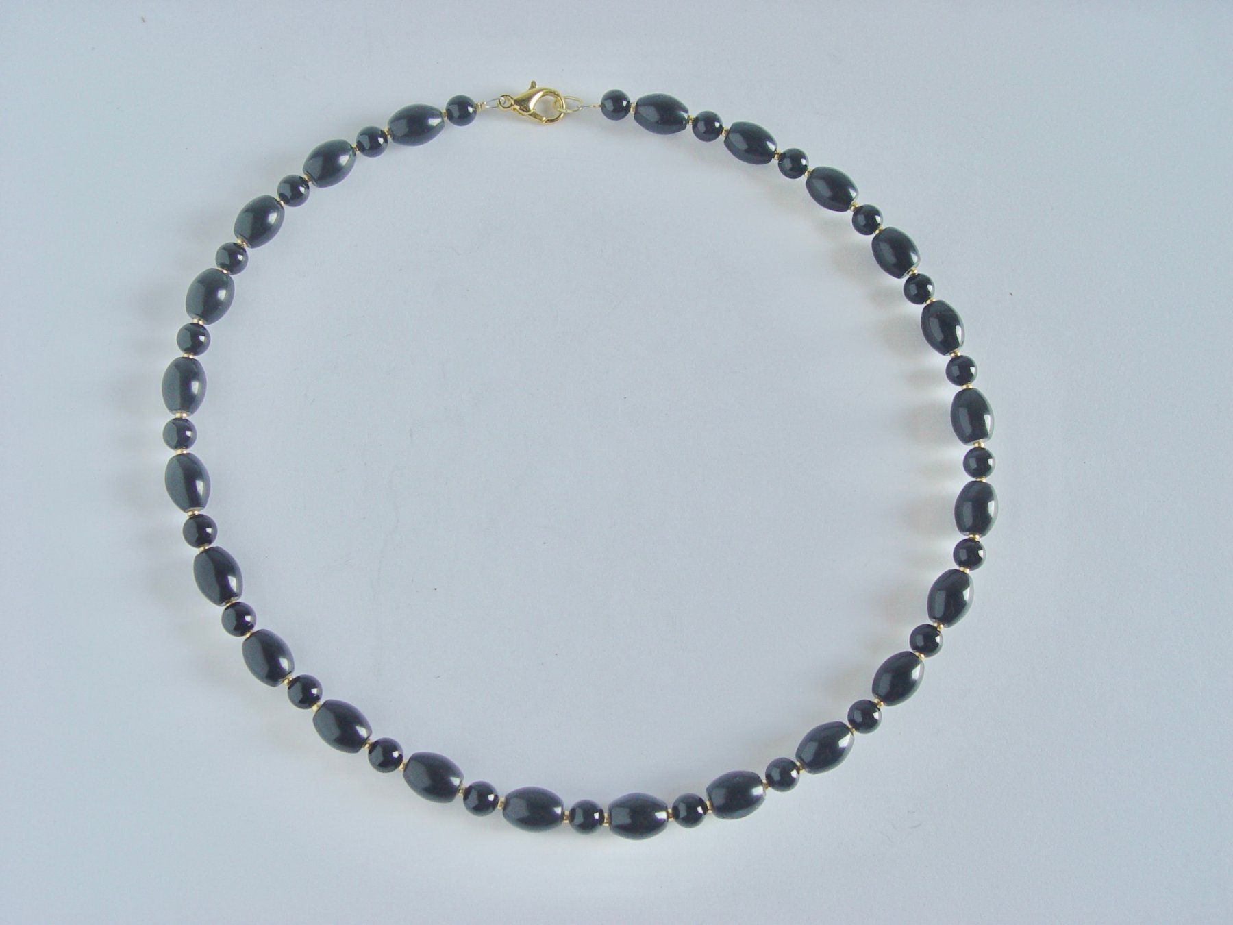 Colliers: Collier aus schwarzem Obsidian – Neuf (Voir description) à Henggart par gernli 4
