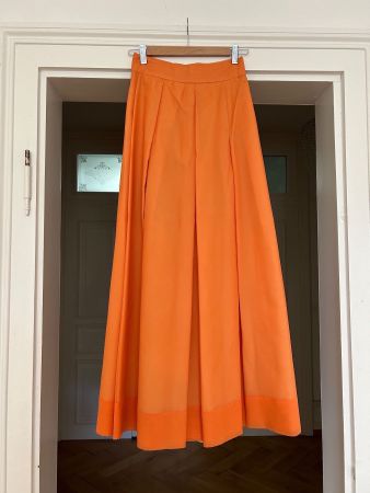 Oranger eleganter Rock aus den 70er Jahren