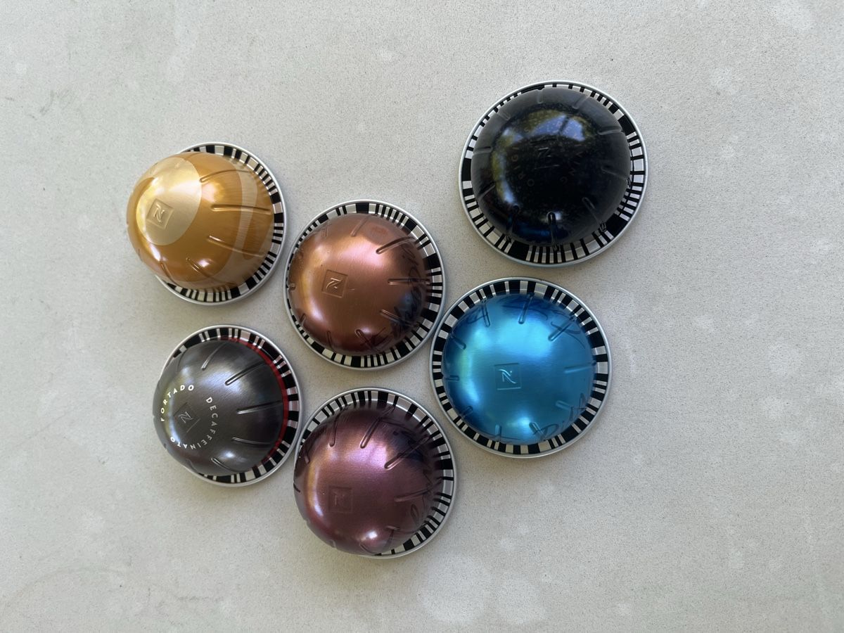Nespresso Macchine per caffè & Macchine per espresso: Nespresso Vertuo Kapseln, diverse Sorten – Usato da Frauenfeld venduto da London21 4