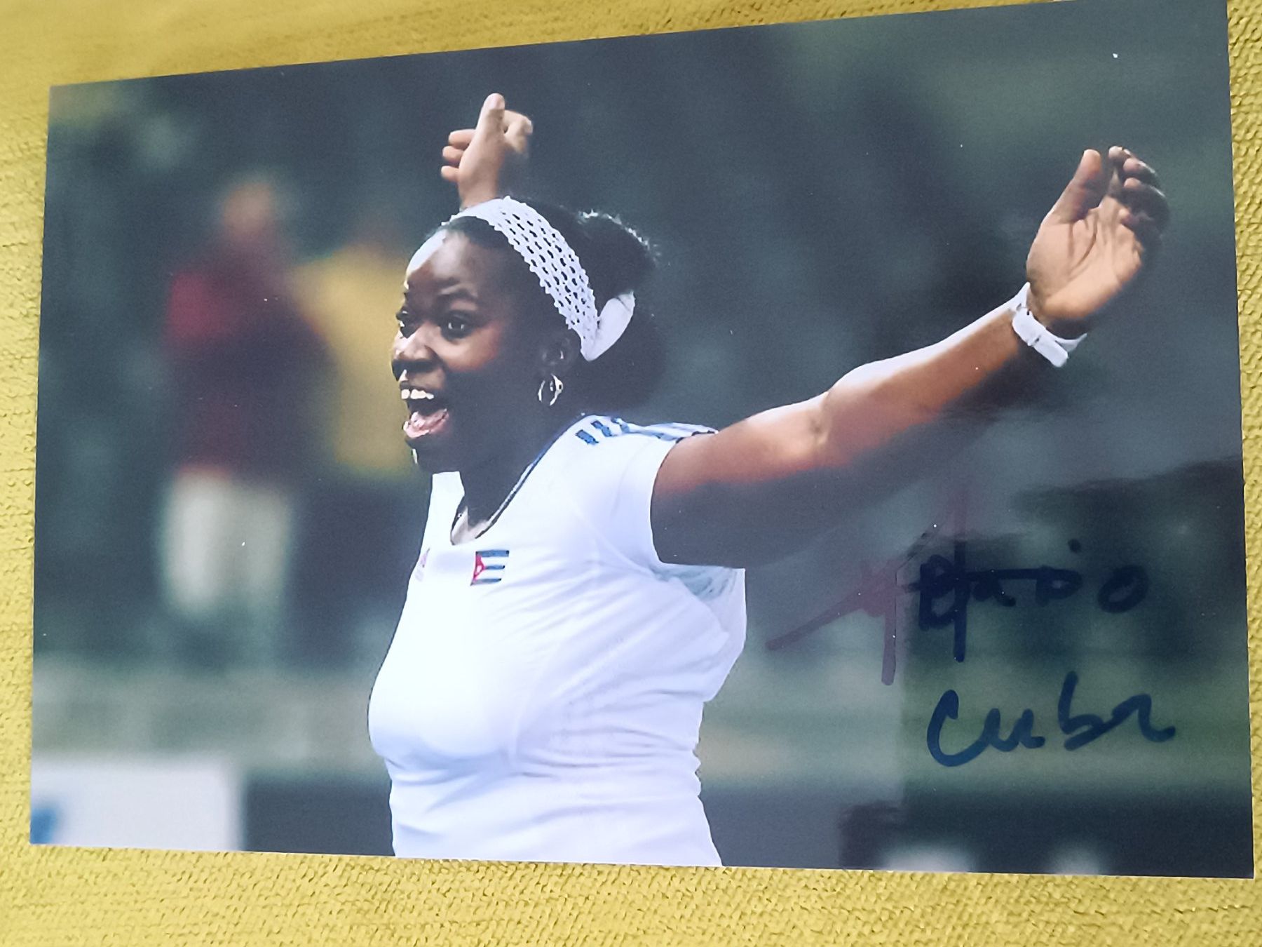 Autografi: Yarelys Barrios - Olympia Bronze – Usato da Menziken venduto da Artographs