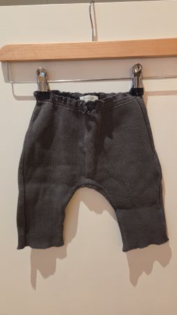 Baby Hose Play Up grau gerippt Grösse 6 Monate gebraucht