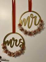 Hochzeitsdeko Mr. & Mrs. Ringe Gold mit Trockenblumen