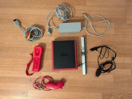 Nintendo Wii Konsole Rot mit Zubehör guter Zustand