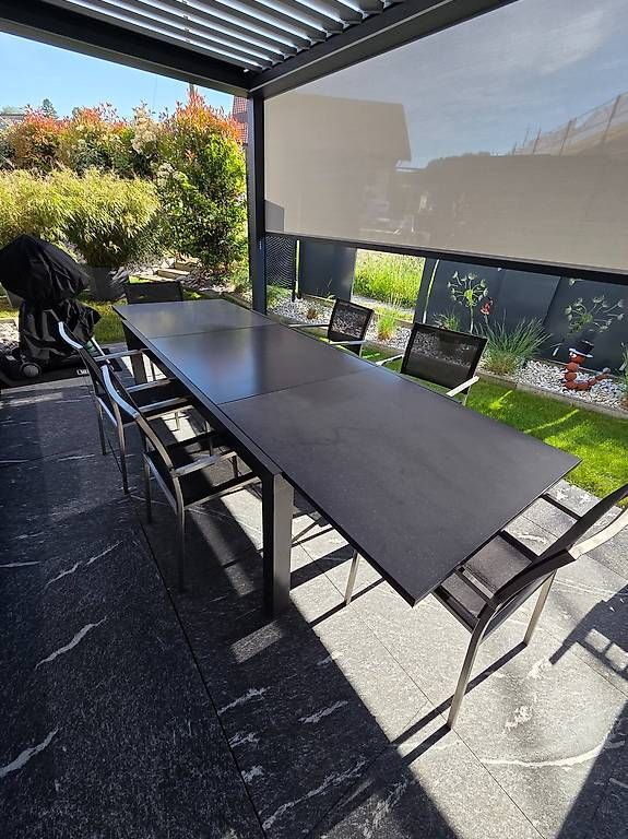 Set de table et chaises: Table extensible et 6 chaises empilables – D'occasion à Bossonnens par ama_zcd6 2