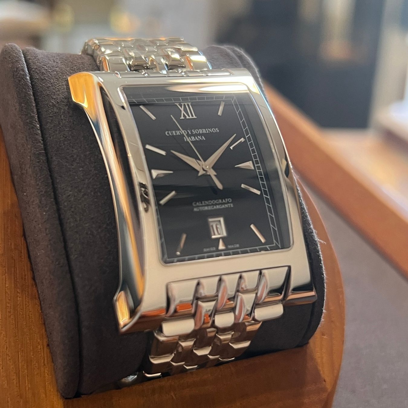 Orologi: Cuervo Y Sobrinos Esplendidos Black Dial A2412/2 – Usato da Carouge GE venduto da Watchaser 1