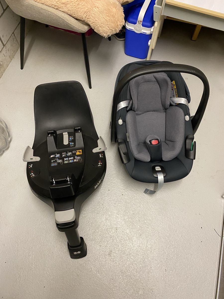 Maxi-Cosi Sièges auto: Maxi-Cosi Basis + Babyschale – D'occasion à Neuenhof par VaniinaV 1
