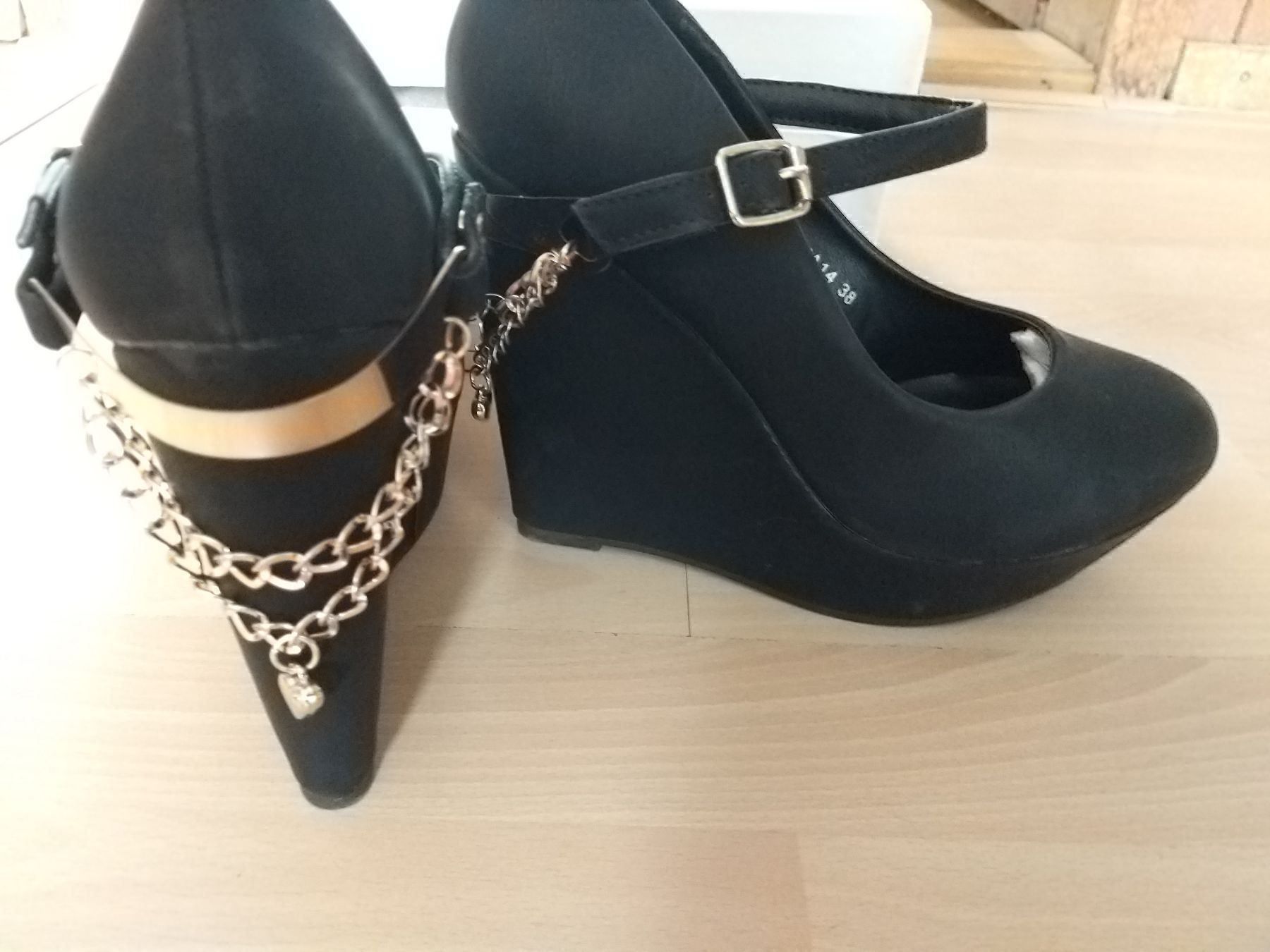 Damenschuhe: Neue Pumps Gr.38 – Neu und originalverpackt aus Gommiswald von Cyndi5 1