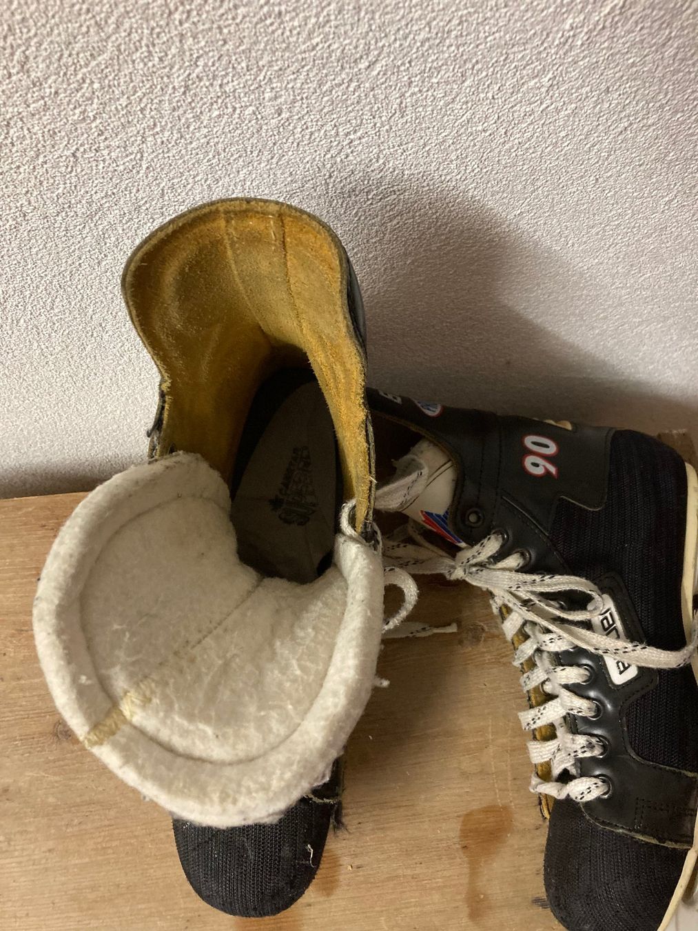 Bauer Schlittschuhe: Schlittschuhe Gr. 43 – Gebraucht aus Weissbad von Hado42 2