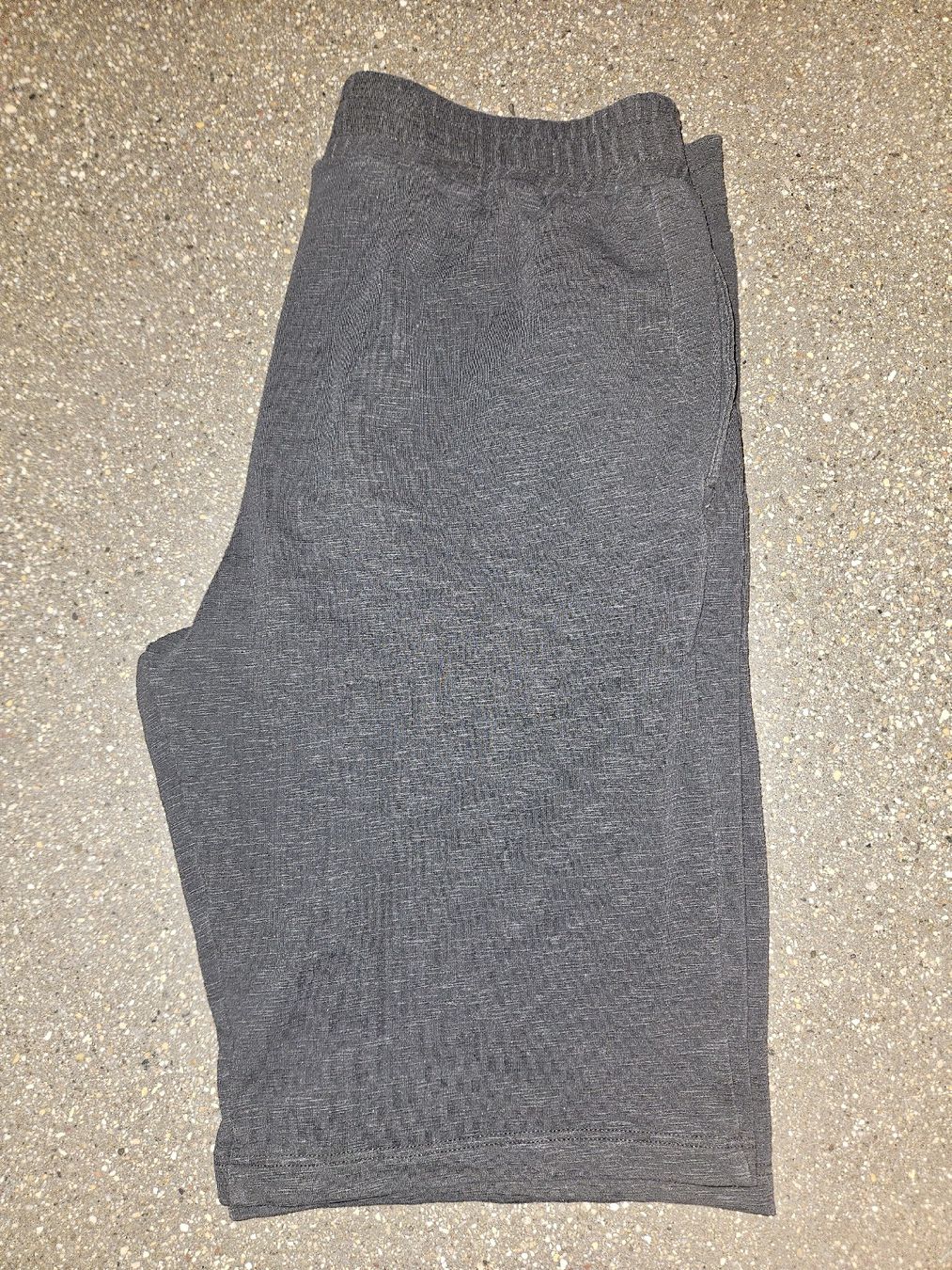 Fila Pantaloni: Fila Shorts Herren Anthrazit Grösse M  – Usato da Anwil venduto da tamoos 1