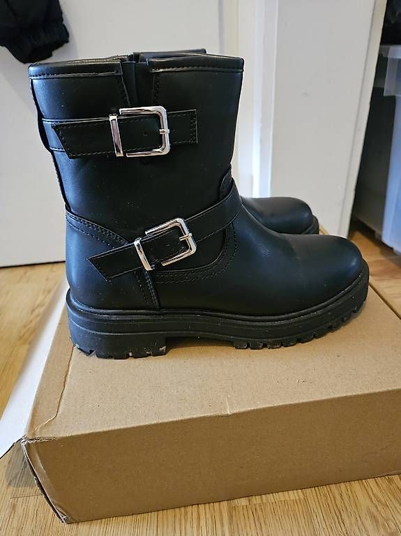 Chaussures femmes: Damenstiefeln – D'occasion à Wabern par giu_8fc6 1