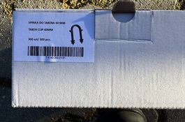 Agrafes pour tube de chauffage au sol