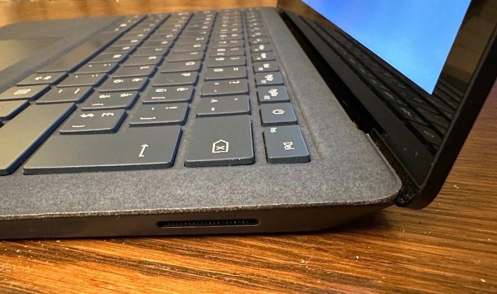 Microsoft Notebook: Microsoft Surface Laptop 2, 13.5", i5, 256GB SSD, Win11 Home – Usato da Mellingen venduto da Guilhermefurlan 4
